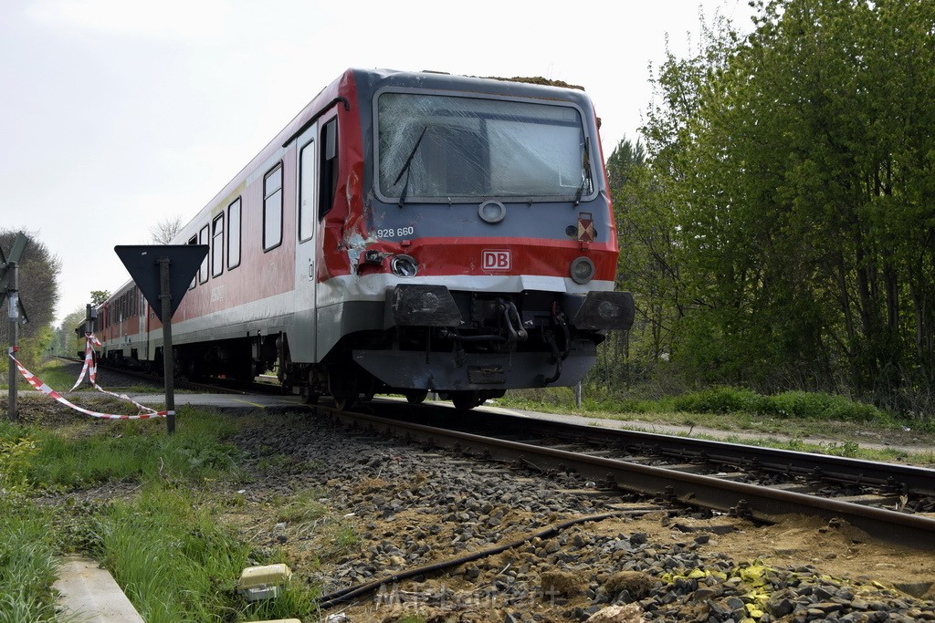 Schwerer VU LKW Zug Bergheim Kenten Koelnerstr P651.JPG - Miklos Laubert